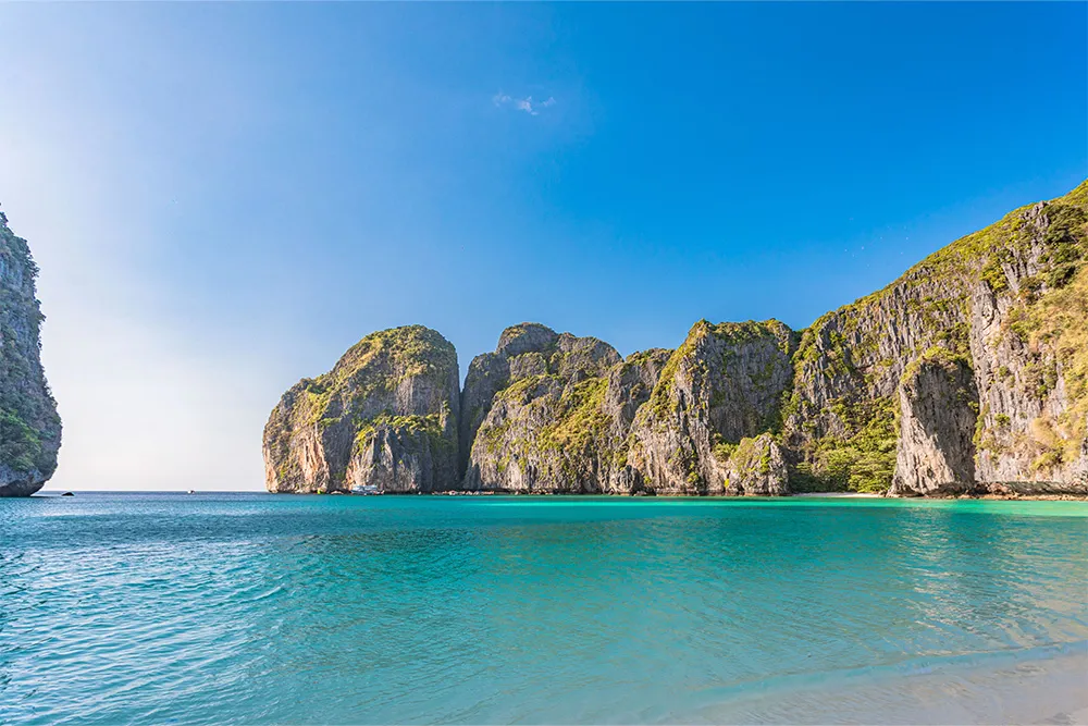 Phi-Phi-Islands1z-z1372912